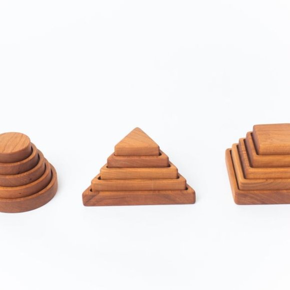 Vertically stacking puzzles